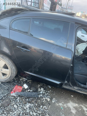 Renault Fluence sağ arka kapı orijinal hatasız boyasız