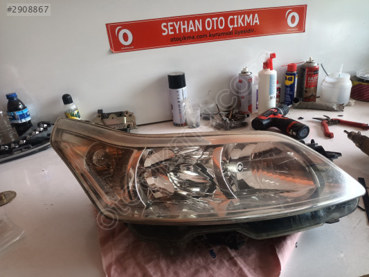 Citroen C4 2009 sağ far
