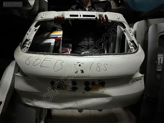 PEUGEOT 2008 ÇIKMA ORJİNAL BAGAJ KAPAĞI KD