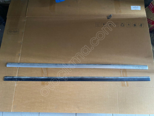 VOLKSWAGEN BORA SAĞ ÖN KAPI ÇITASI 1J4853516D ÇAĞRI OTO