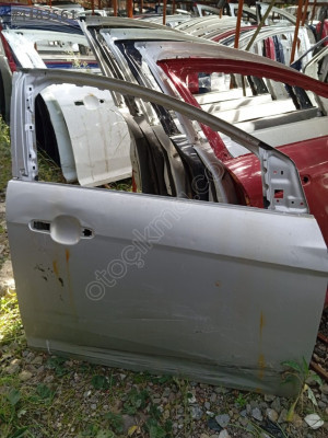 2012-18 Focus 3 için Orjinal Sağ Ön Kapı - Çıkma Ford Parç