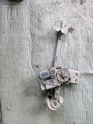 PEUGEOT 307 2006 ÇIKMA ORİJİNAL CAM KRİKOSU