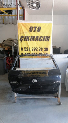 Skoda octavia arka bagaj kapağı