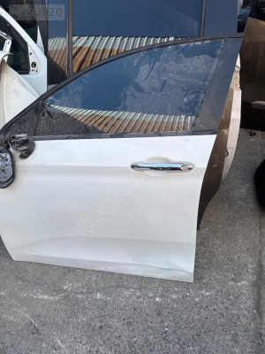 Fiat Egea sol ön kapı