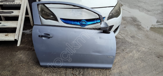 OPEL CORSA D ÇIKMA SAĞ ÖN KAPI
