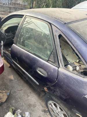 Renault Laguna bir sol ön sol arka kapı