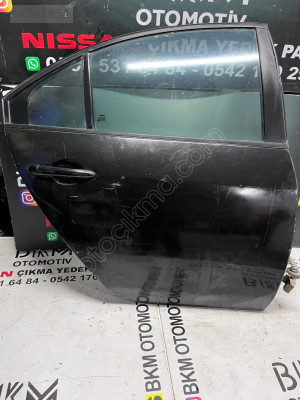 Nissan Primera P12 sağ arka kapı