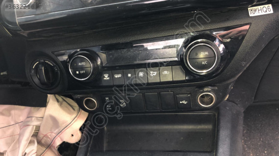 TOYOTA HİLUX DİGİTAL KLİMA PANELİ