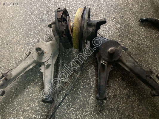 BMW E30 Arka Salıncak