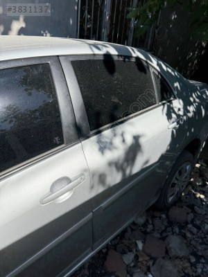 TOYOTA COROLLA SOL ARKA KAPI ÇIKMA ORJİNAL