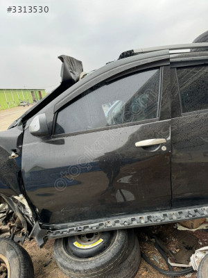 Dacia duster ön sol kapı siyah
