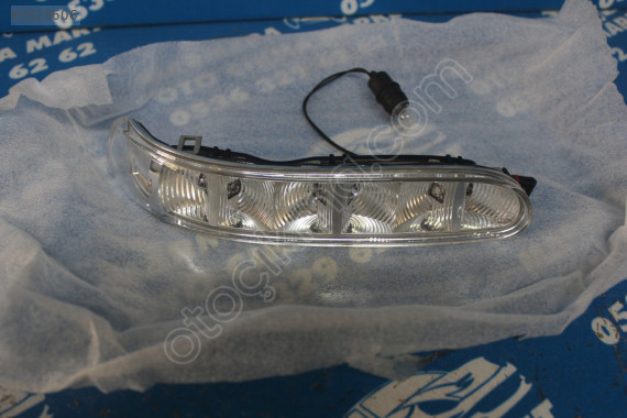 A2208200621 MERCEDES S 220 SAĞ AYNA SİNYALİ SIFIR ORJ