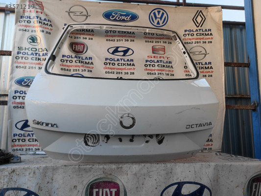 Skoda Octavia bagaj kapağı