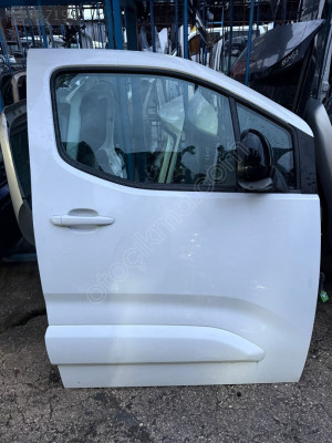 OPEL COMBO 2025 SAĞ ÖN KAPI HATASIZ ÇIKMA ORJİNAL DOLU