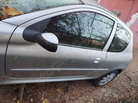 Peugeot 206 sağ ön kapı