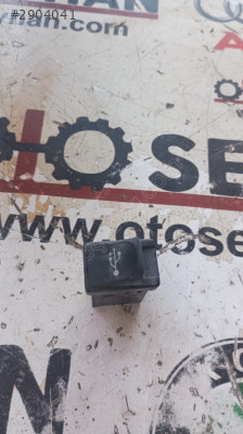 86190-0D060 Toyota Yaris 2012 USB şarj soketi
