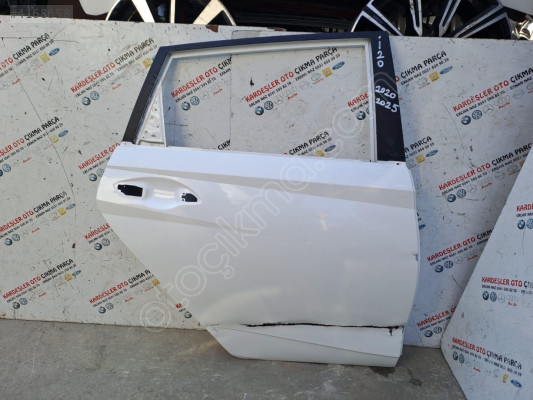 Hyundai i20 sağ arka kapı (az hasarlı) beyaz renk