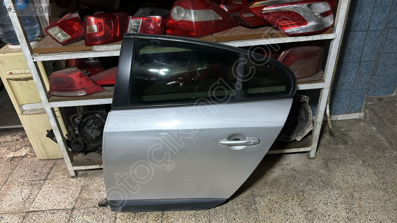 2012-2016 RENAULT FLUENCE GRİ SOL ARKA KAPI ORJ ÇIKMA