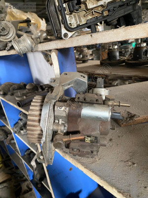 FORD FİESTA 1.4 TDCİ DV4 MAZOT POMPASI