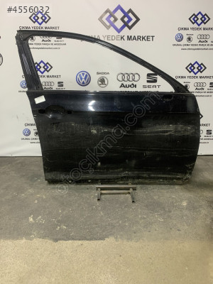 PASSAT B8  SAĞ ÖN KAPI  ÇITIR HASARLI