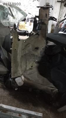 VOLKSWAGEN PASSAT B6 SAĞ SAŞİ ÇEYREK