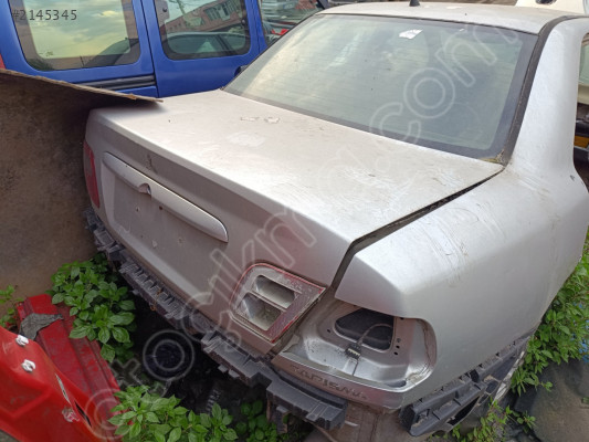 Çıkma çarisma bagaj kapağı 2001 sonrası Sedan