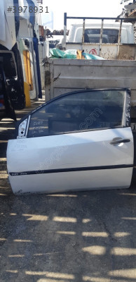 FORD FİESTA SOL ÖN KAPI ÇIKMA ORJJINAL