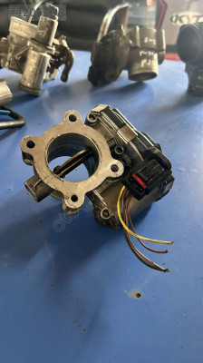 Opel insignia gaz kelebeği