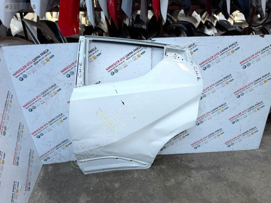 Toyota C-HR sol arka kapı (az kusurlu)