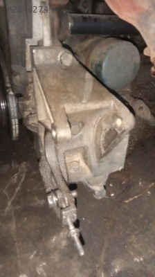 Renault 19 direksiyon pompa ayağı braket yedek parça
