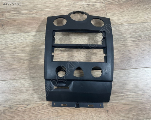 MEGANE 2 TEYP ÇERÇEVESİ 2003 2004 2005 2006 2009 SIFIR 8200178630