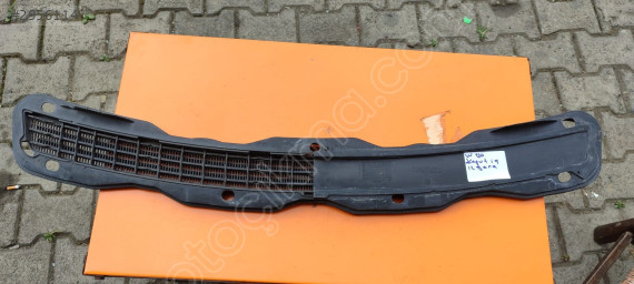 Mercedes w210 kasa kaput  iç ızgara A210 880 0705