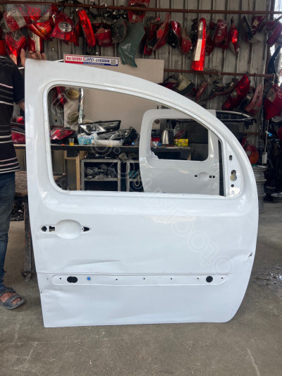 Renault kangoo 3 4 çıkma ön sağ kapı orjınal çıkma