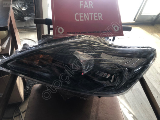 Focus 2.5 sol mercekli far