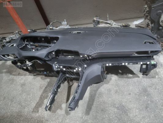 PEUGEOT  3008  GTİ ÇIKMA  ÖN  GÖĞÜS