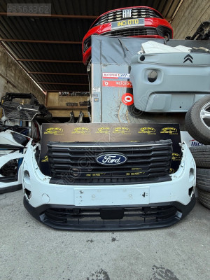 2025 Ford Courier Ön Tampon Yarım dolu Cıkma Orjinal