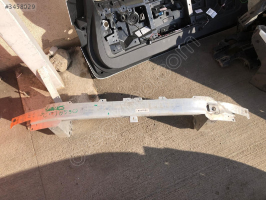 BMW 5 SERİSİ G30 ÖN TAMPON DEMİRİ