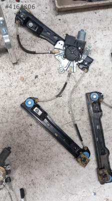 OPEL INSİGNİA SAG ÖN CAM KRİKOSU.OTO ERKAN ÜNYE