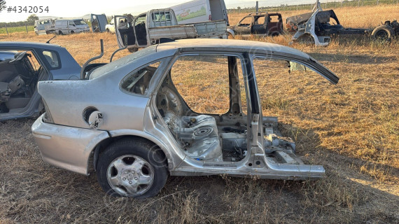 1996-2001 OPEL VECTRA B  ÇIKMA ORJİNAL  SAĞ SOL ARKA ÇAMURLUK