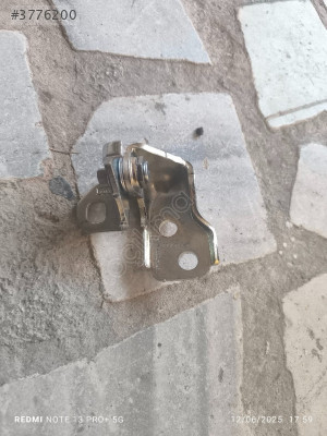 Ford Tourneo courier sol ön kapı alt menteşe