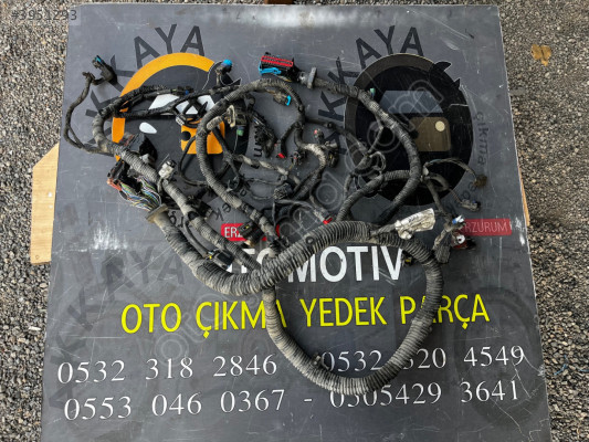AV61-12A690-BAG Ford C-Max 1.6 TDCi Motor Tesisatı Çıkma