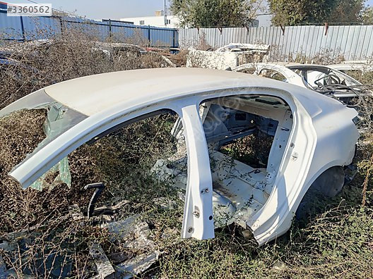 RENAULT MEGANE 4 (KESME) TAVAN ARKA ŞASİ ÇAMURLUK