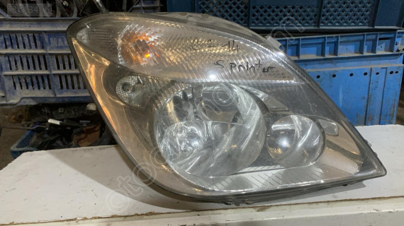 Mercedes Sprinter 2007-2014 Sağ Ön Far Çıkma Parçası