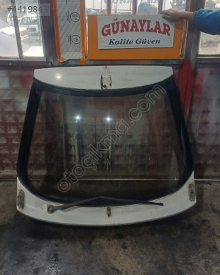 Mazda 323 Bağaj Kapağı