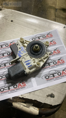 PEUGEOT 407 ARKA SOL CAM MOTORU 130822201