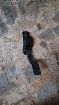 2014-18 VOLVO V40 GAZ PEDALI SÖKME ORJİNAL