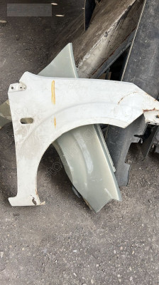 Ford fiesta sağ ön çamurluk