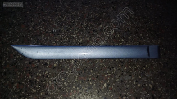1998-2005 Ford Focus 1 sağ arka kapı çıtası boyalı tip