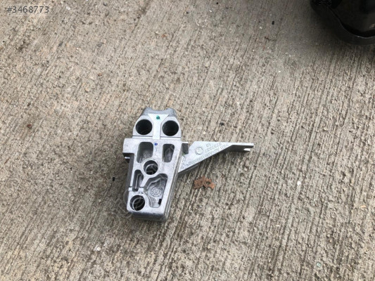 BMW 2 SERİSİ U06 RADYATÖR MONTAJ BRAKETİ 8737337