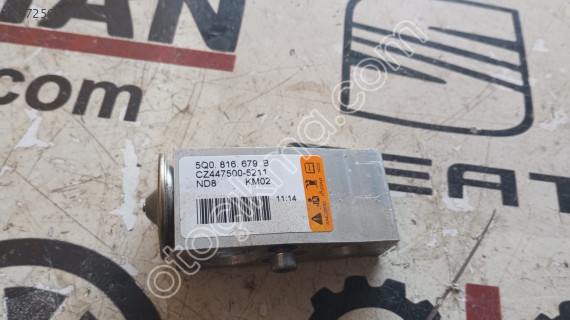 5Q0816679B Passat b8 klima borusu genleşme valfi